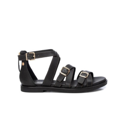 Sandalias planas Carmela 161487 en negro para mujer