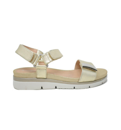 Sandalias planas Stonefly Elody 9 216130 en oro para mujer