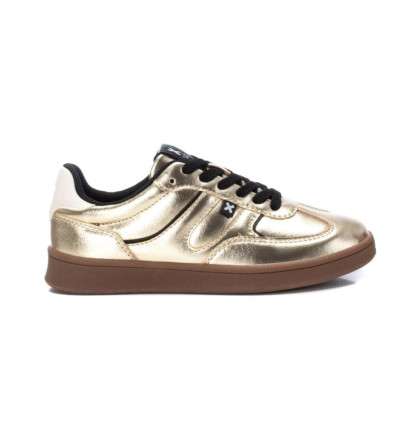 Zapatilla deportiva Xti 143384 en oro para mujer