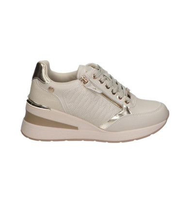 Zapatilla deportiva Xti 143071 en beige para mujer