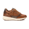 Zapatillas deportivas Carmela 161825 en camel para mujer