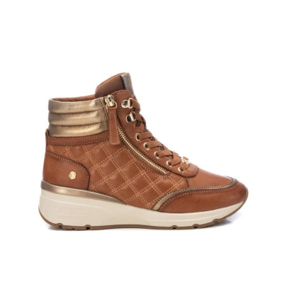 Botines deportivos Carmela 161821 en camel para mujer