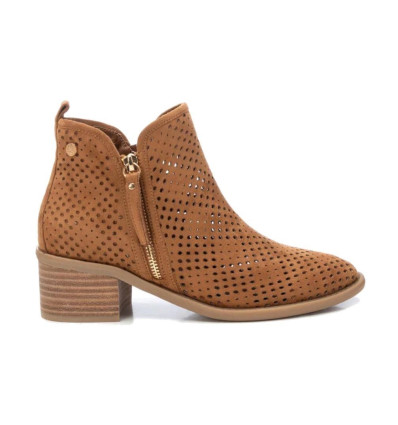 Botines calados XTI 143961 en camel para mujer