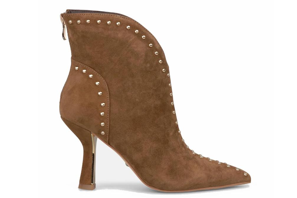 Botines de ante Alma en Pena I260408 camel con tachas
