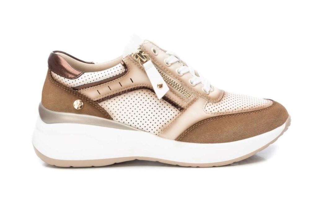 Zapatillas deportivas XTI 142578 para mujer en camel