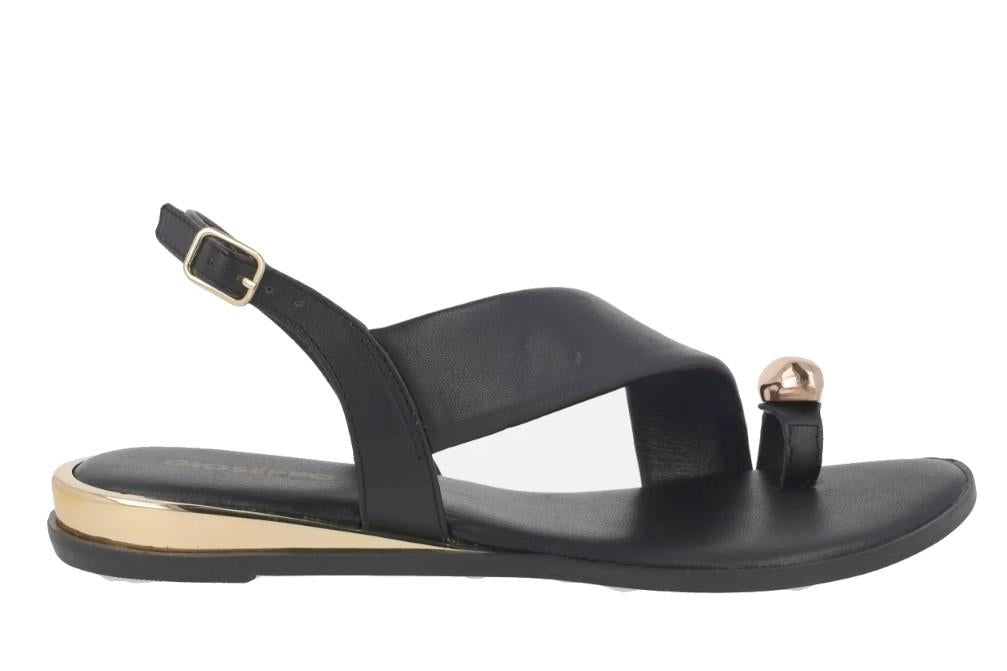 Sandalias Planas Gioseppo 79072 Stony en negro de Piel con Anillo Joya y Detalles Metalizados para Mujer