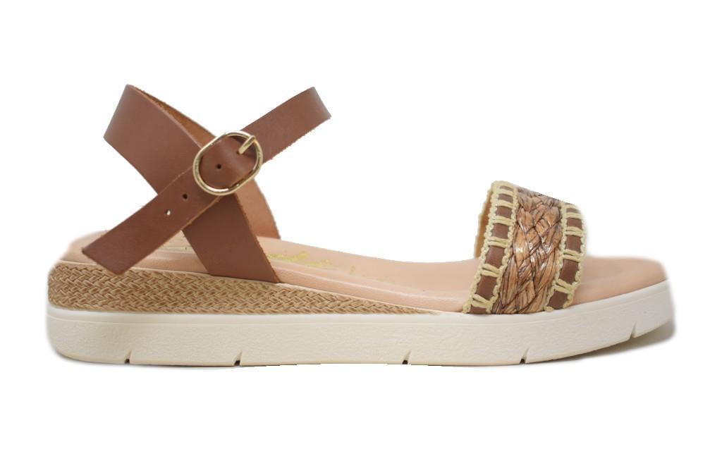 Sandalias planas Fiordi 153 en color marrón para mujer