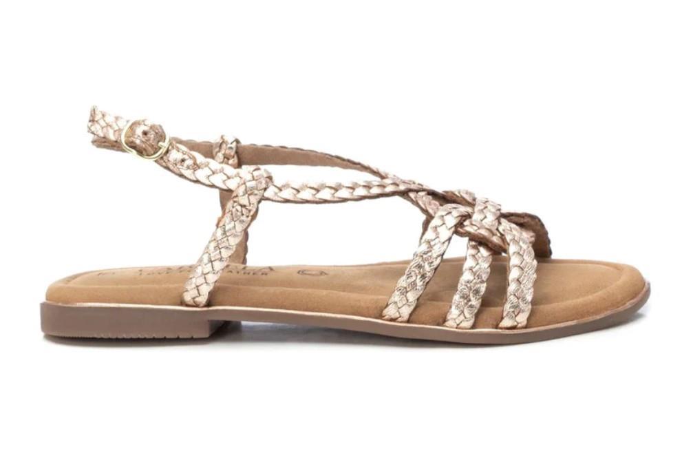 Sandalias planas Carmela 162388 en oro para mujer