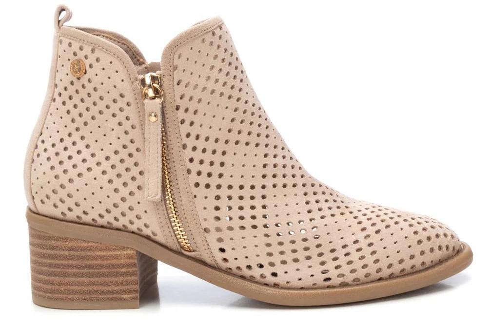 Botín de mujer Xti 143961 beige con tacón ancho 4 cm – Botín troquelado cómodo primavera verano