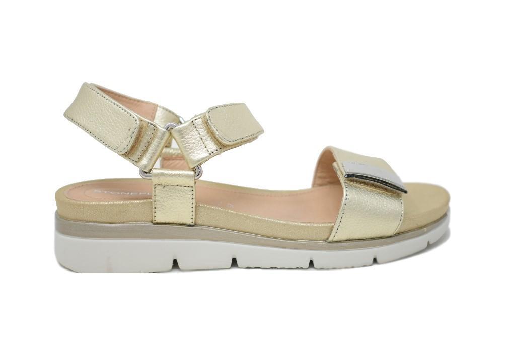 Sandalias planas Stonefly Elody 9 216130 en oro para mujer