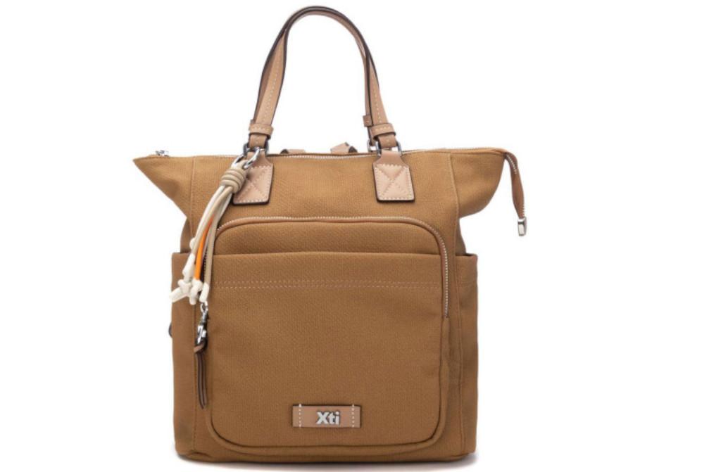 Bolso mochila para mujer XTI 184621 Camel – Shopper Convertible con Asas y Diseño Versátil