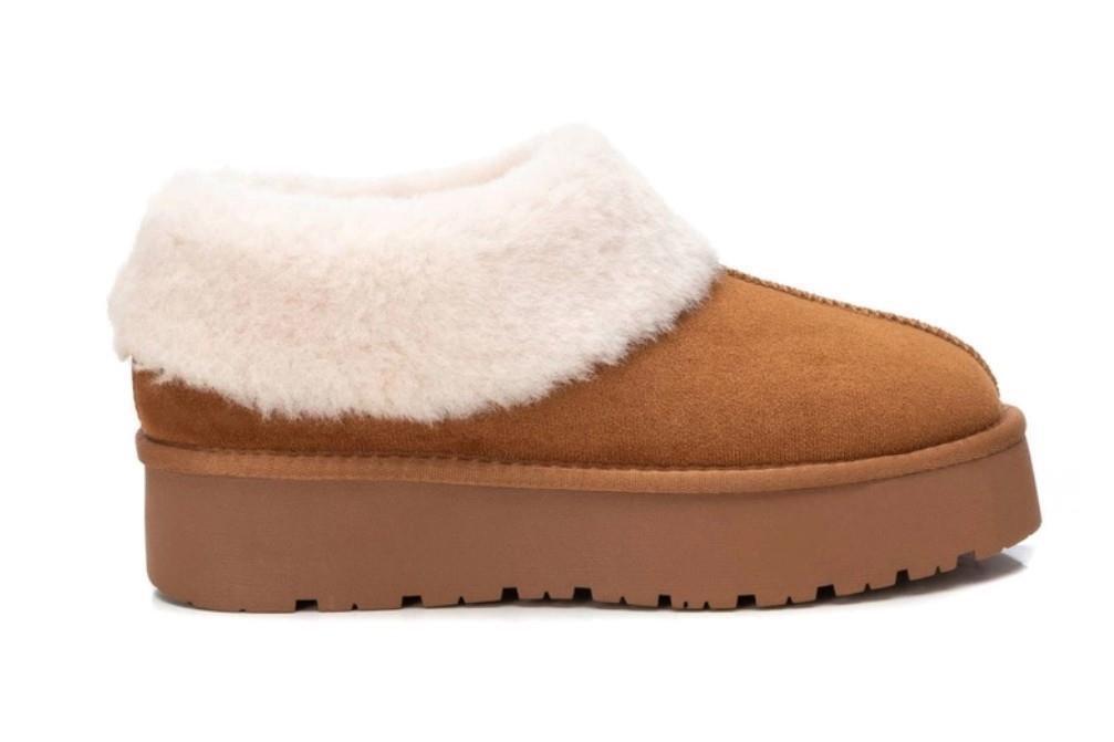 Zapatillas snow XTI 142211 en camel para mujer