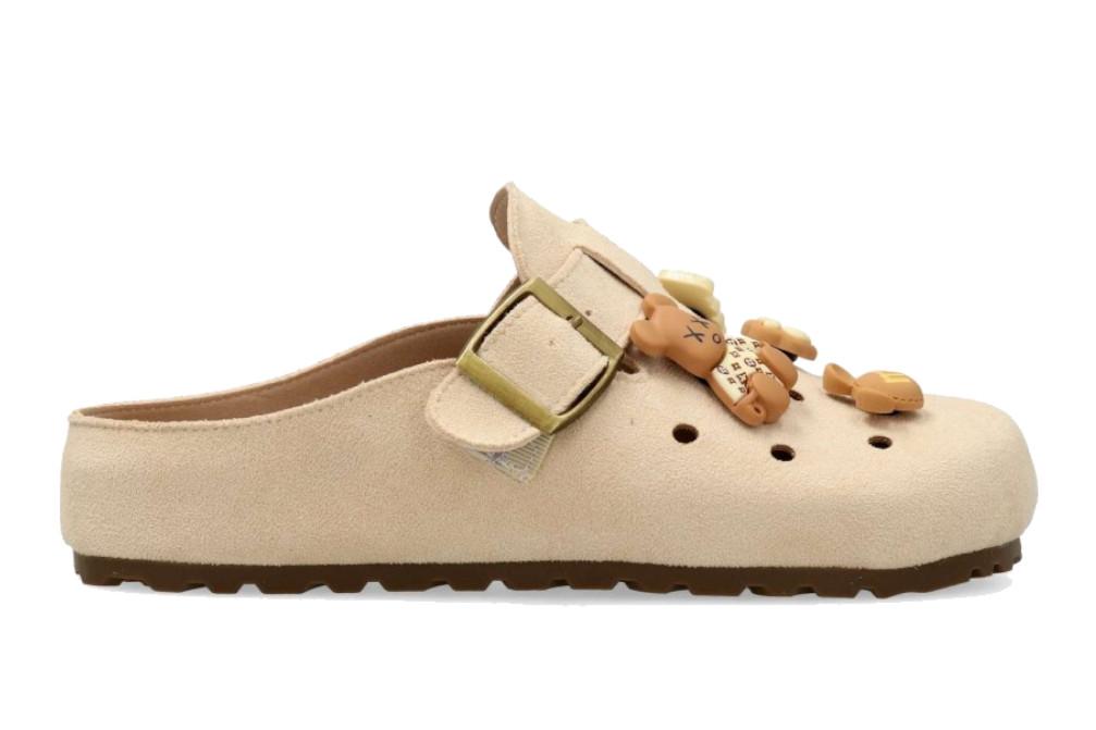 Zuecos Beige Mujer XTI 145315 con Hebilla Ajustable y Adornos