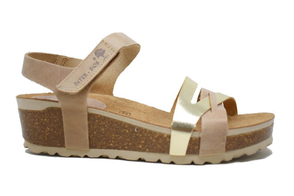 Sandalias con cuña Interbios 5803 en beige para mujer