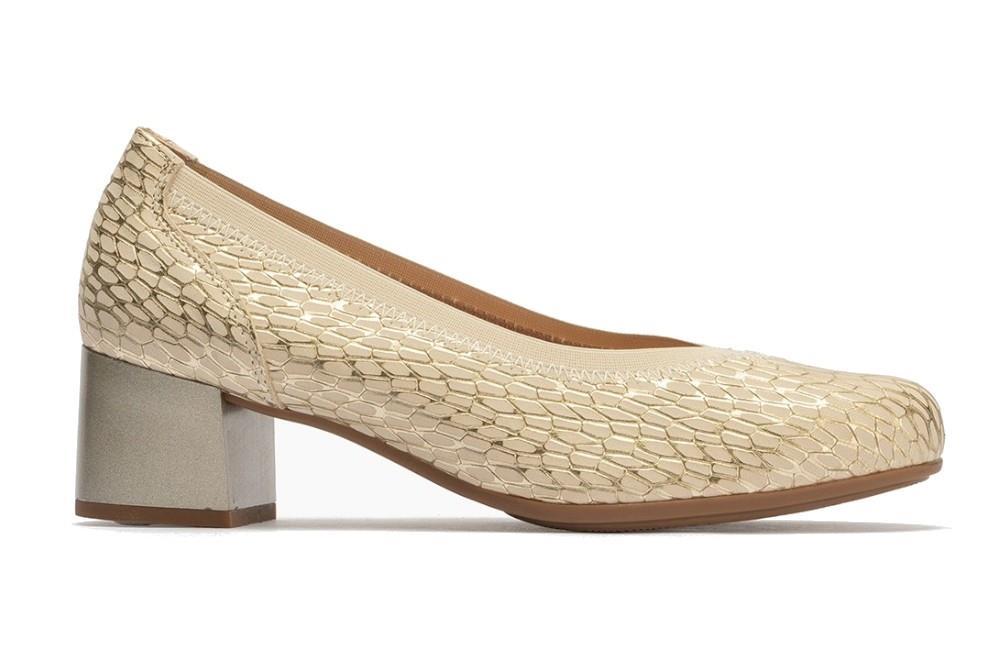 Zapatos de salon Pitillos 10460 en dorado para mujer