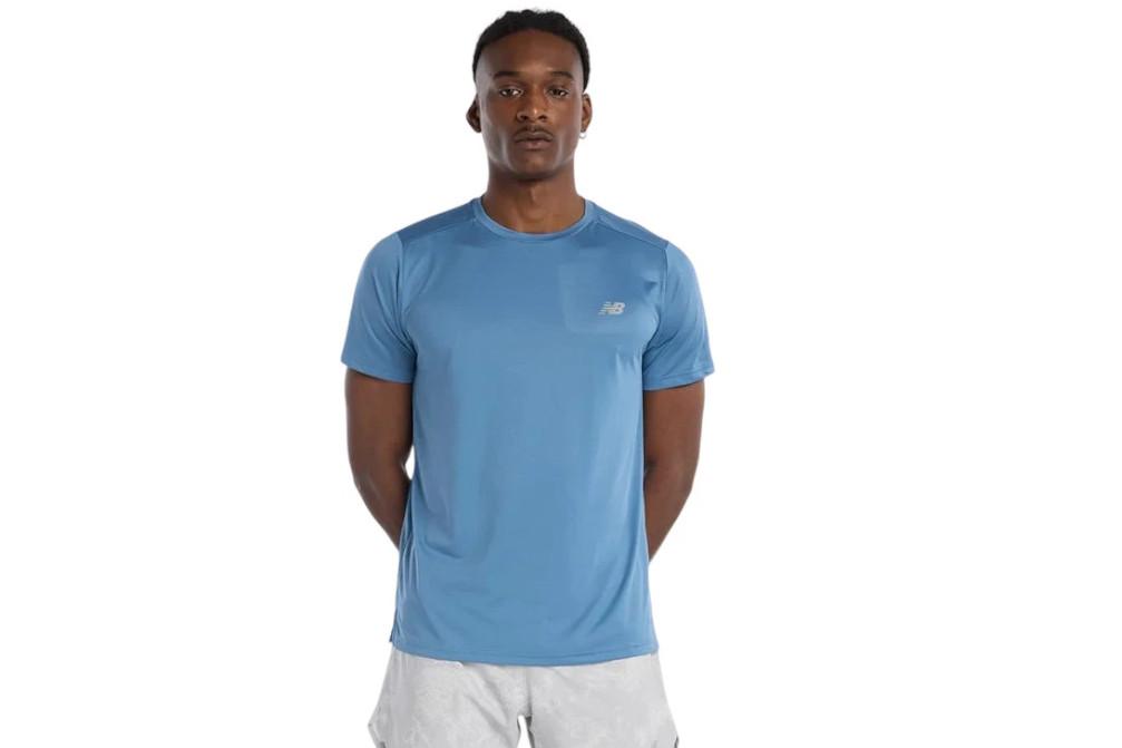 Camiseta deportiva New Balance Sport Essentials MT41222 en azul