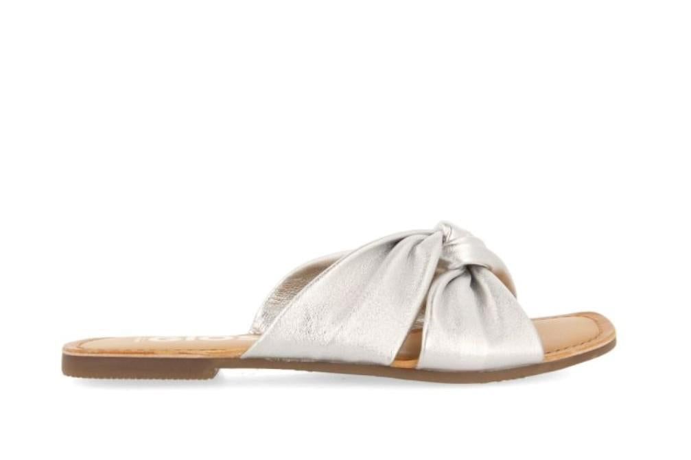 Sandalias planas Gioseppo Agira 72049 plata para mujer