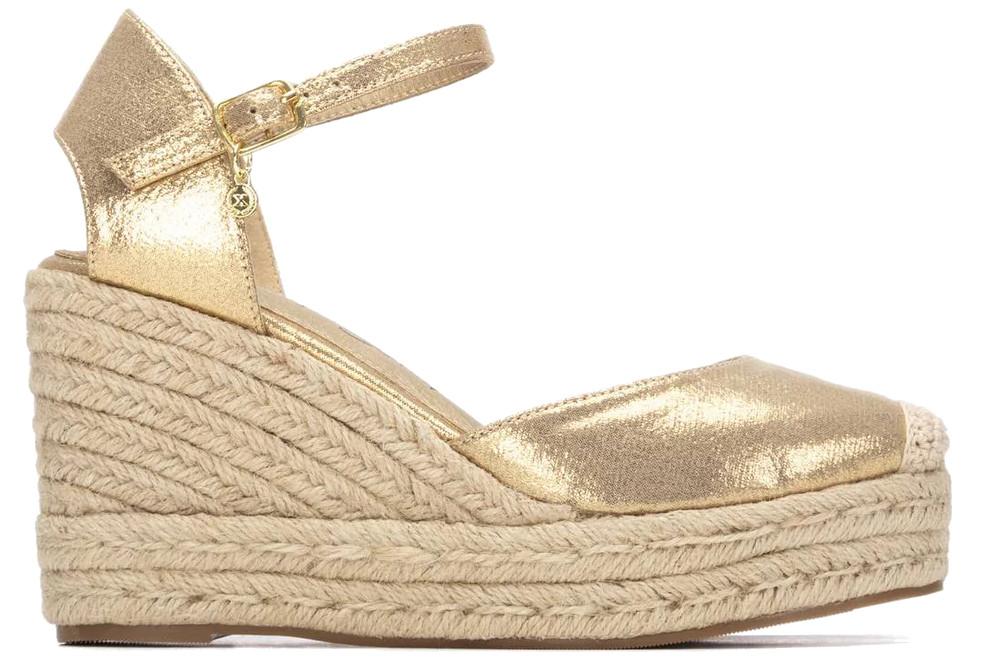 Alpargatas con cuña para mujer XTI 145416 en oro de Yute y Plataforma