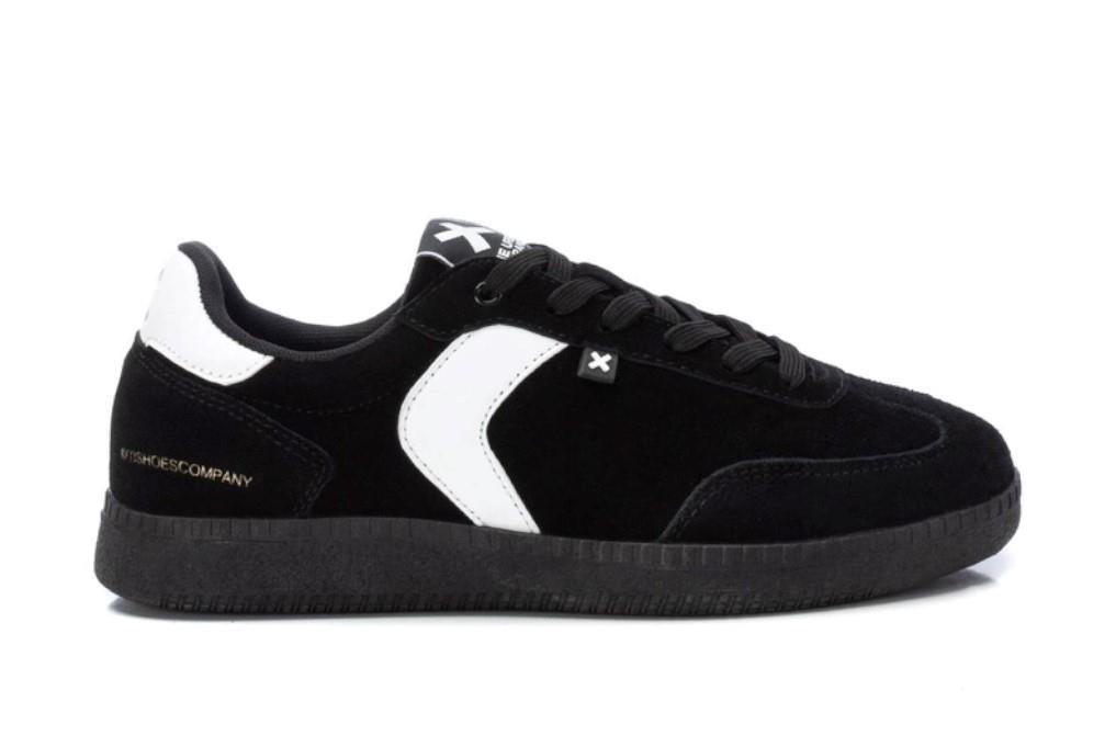 Zapatilla deportiva Xti 143396 en negro para hombre