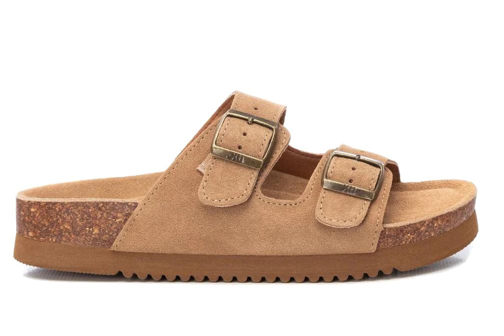 Sandalias planas bio XTI 142552 camel para mujer | Sandalias de piel cómodas y tendencia