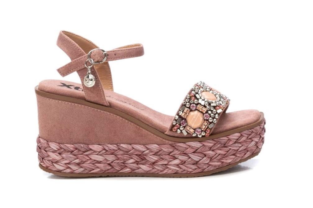 Sandalias tcon cuña XTI 142677 en nude para mujer