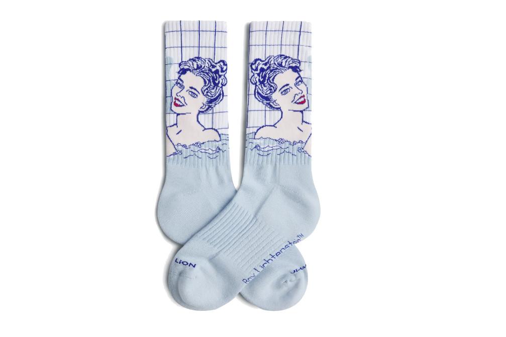 Calcetines deportivos Jimmy Lion Athletic Roy Lichtenstein Girl in Bath en azul claro