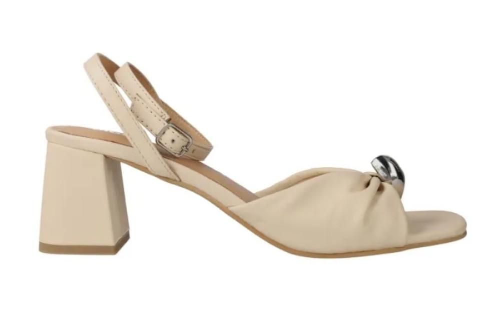 Sandalias de tacón de piel Gioseppo Kabarnet 79253 off white con detalle joya – elegantes y cómodas