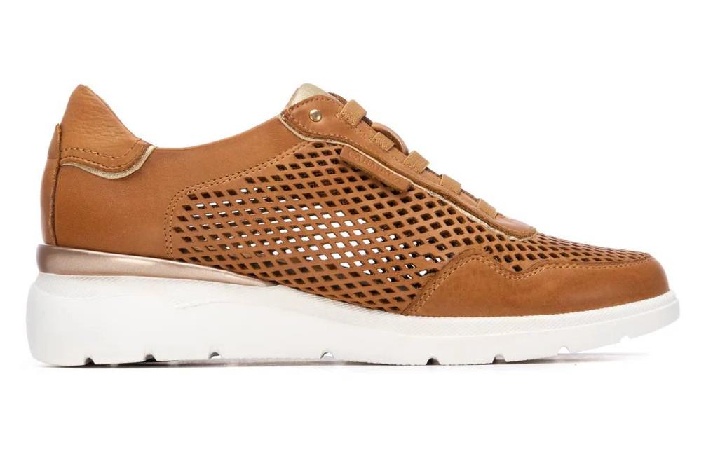Zapatilla deportivas de piel Carmela 163211 en color camel