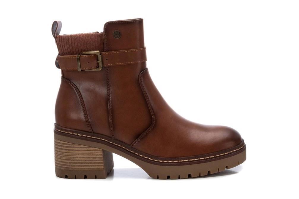 Botín XTI 143371 en camel para mujer