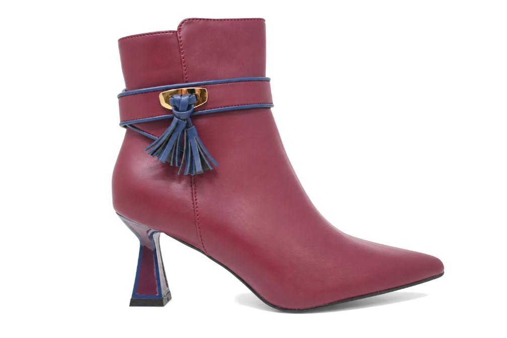Botín con tacón Menbur BM728 en color burdeos para mujer