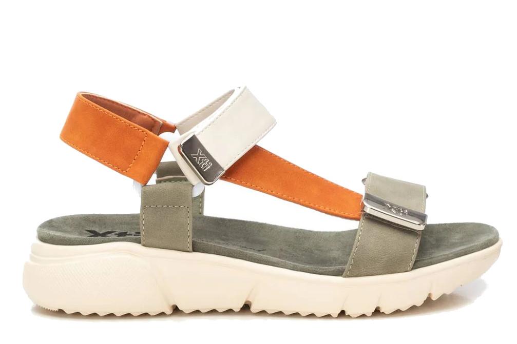 Sandalias deportivas XTI 144112 caqui para mujer | Sandalias cómodas con cierre adherente