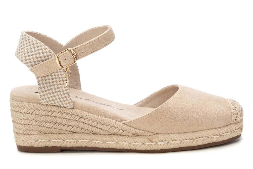 Alpargata con cuña baja XTI 144104 en beige –Valenciana Vegana