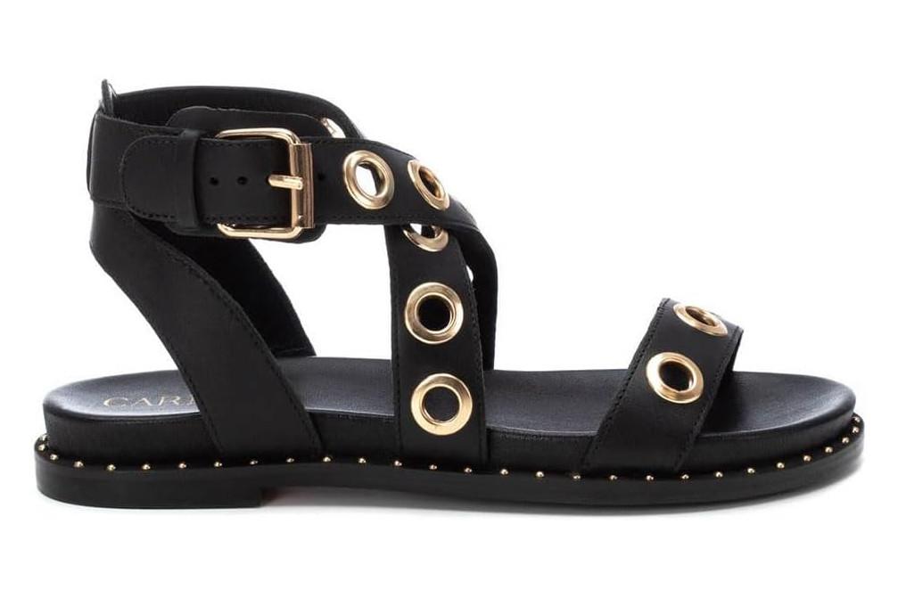 Sandalias planas romanas Carmela 162389 negro para mujer | Sandalias Planas Elegantes y Cómodas