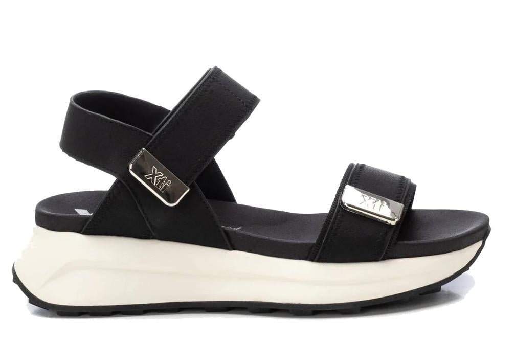 Sandalias deportivas XTI 143874 negro para mujer | Sandalias cómodas con cierre adherente