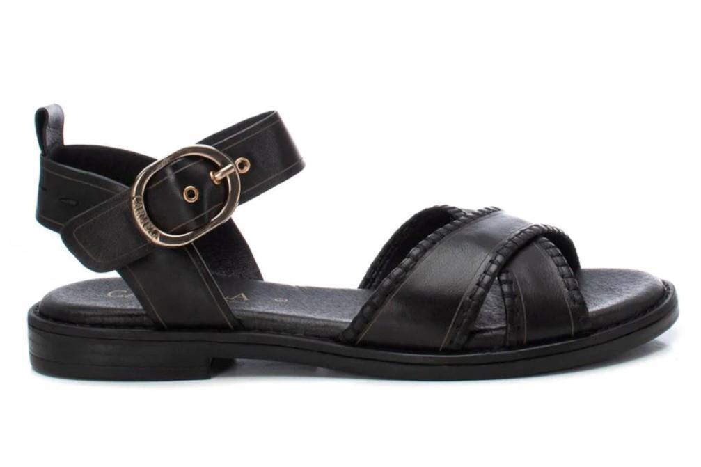 Sandalias planas Carmela 162204 en negro para mujer
