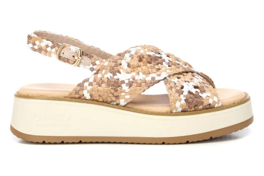 Sandalias cómodas Carmela 162306 en beige para mujer