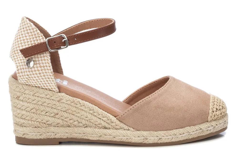 Alpargatas con cuña XTI 140746 en beige– Valenciana Vegana