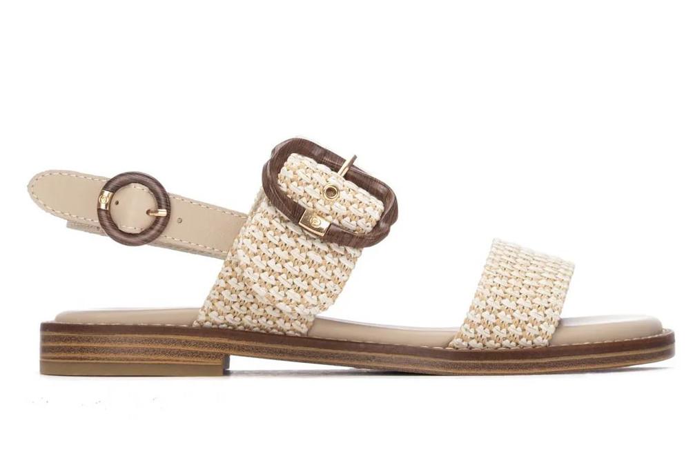 Sandalia plana Carmela 163159 Beige para mujer | Sandalia Tipo Rafia con Hebillas y Suela Antideslizante