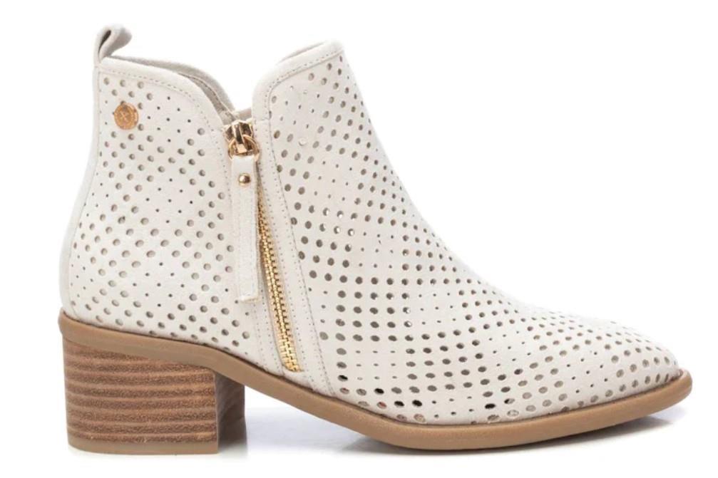 Botines calados XTI 143961 en hielo para mujer