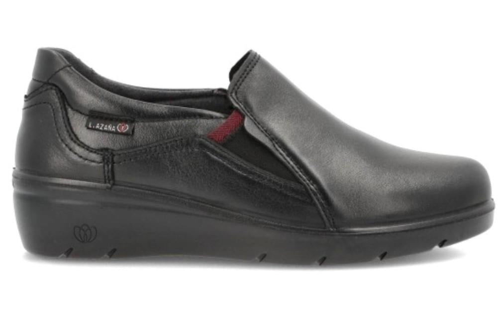 Mocasines con cuña Laura Azaña LA26801 en negro para mujer