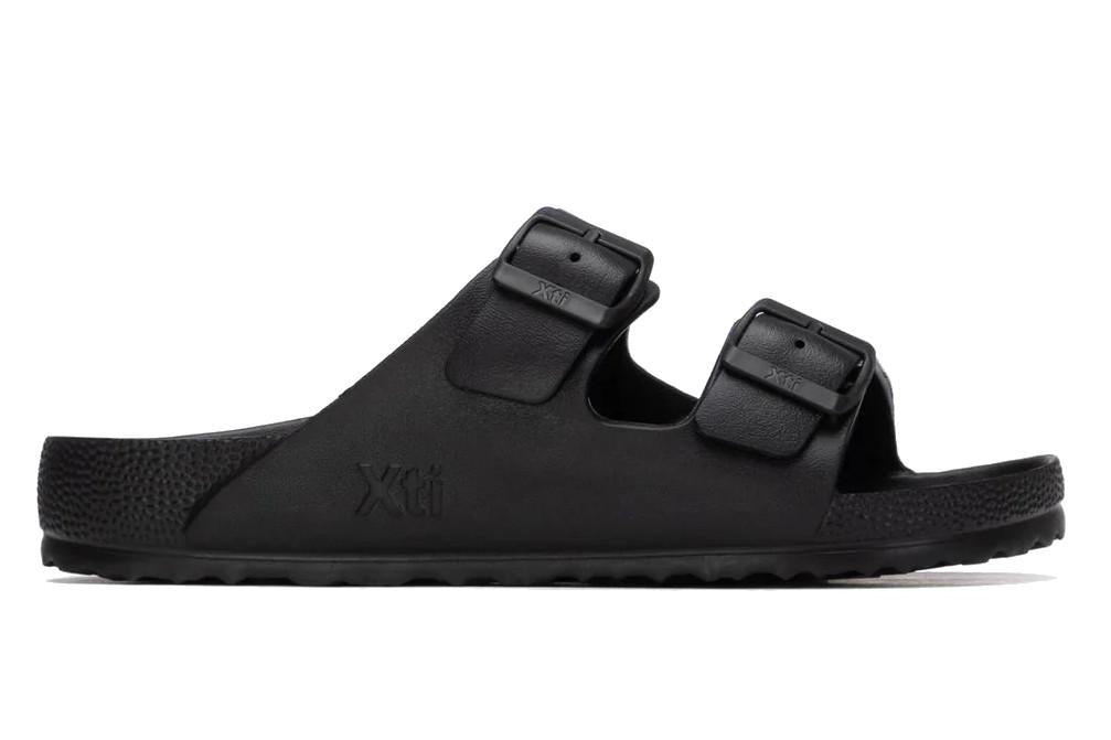 Chanclas negras hombre Xti 145733 | Sandalias planas cómodas y veganas para playa y piscina