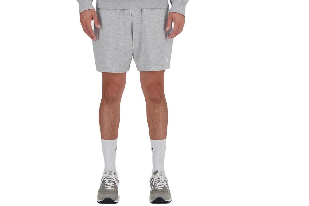 Short deportivo New Balance Sport Essentials French Terry 7" MS41520 en gris