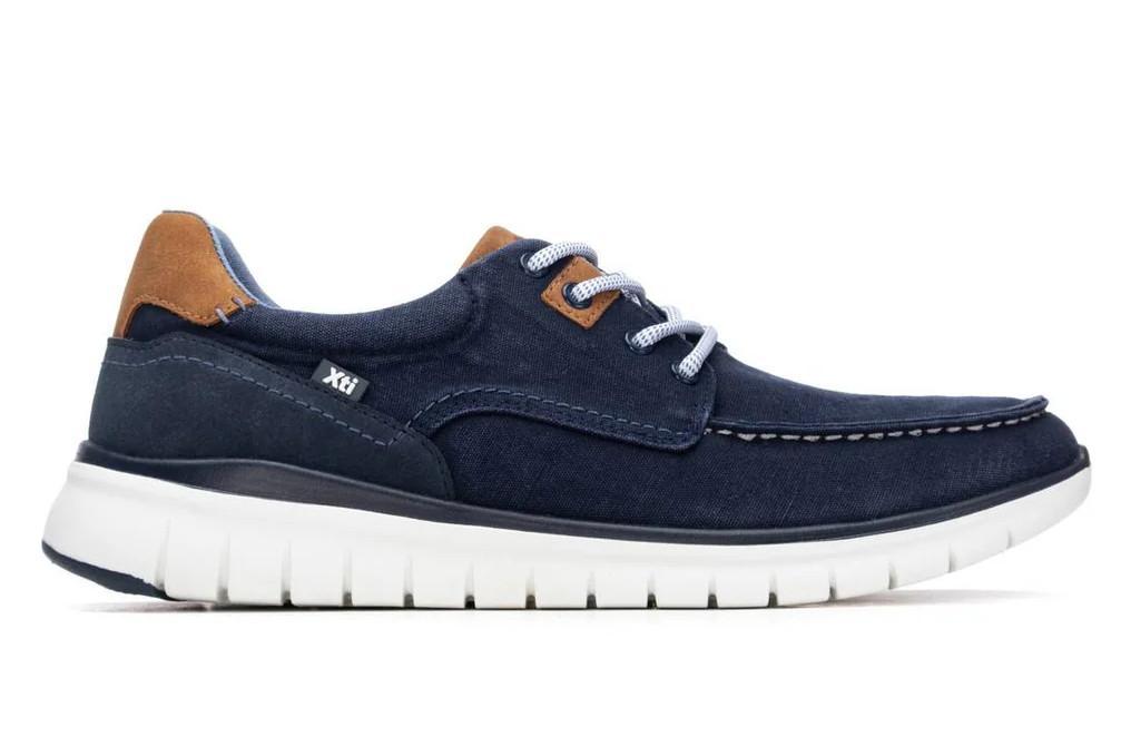 Zapatillas deportivas tipo náutico para hombre XTI 145798 en azul marino