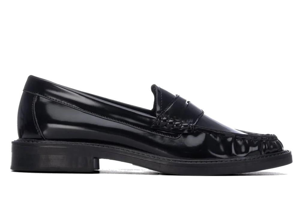 Mocasines planos XTI 146021 en negros para  mujer