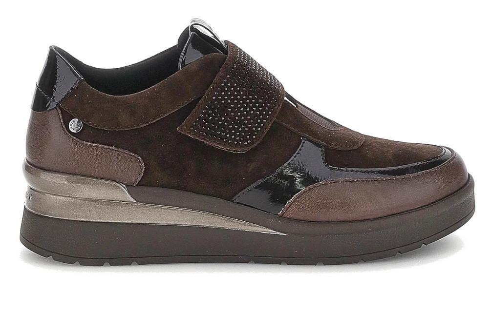 Zapatos mujer Stonefly Cream 68 café con tira adherente y strass