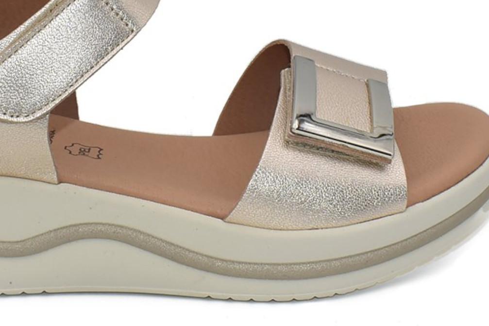 Sandalias de Cuña Cokketa 927 en platino para Mujer