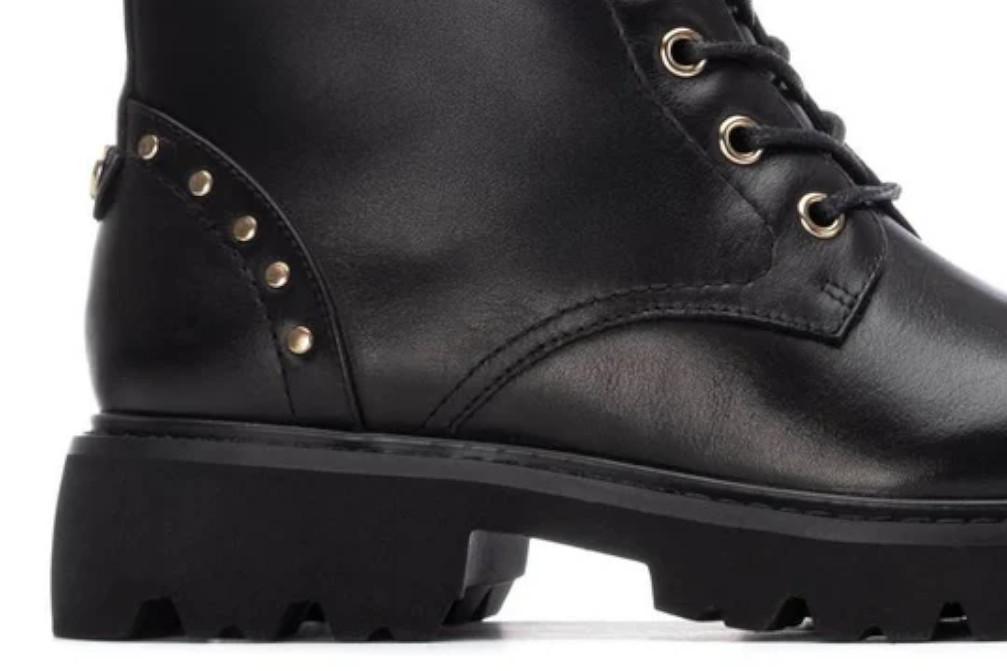 Botín militar Carmela 162674 en negro