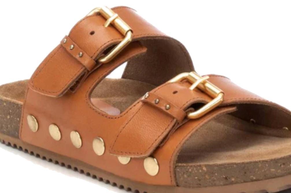 Sandalias planas Bio Carmela 162128 en camel para mujer