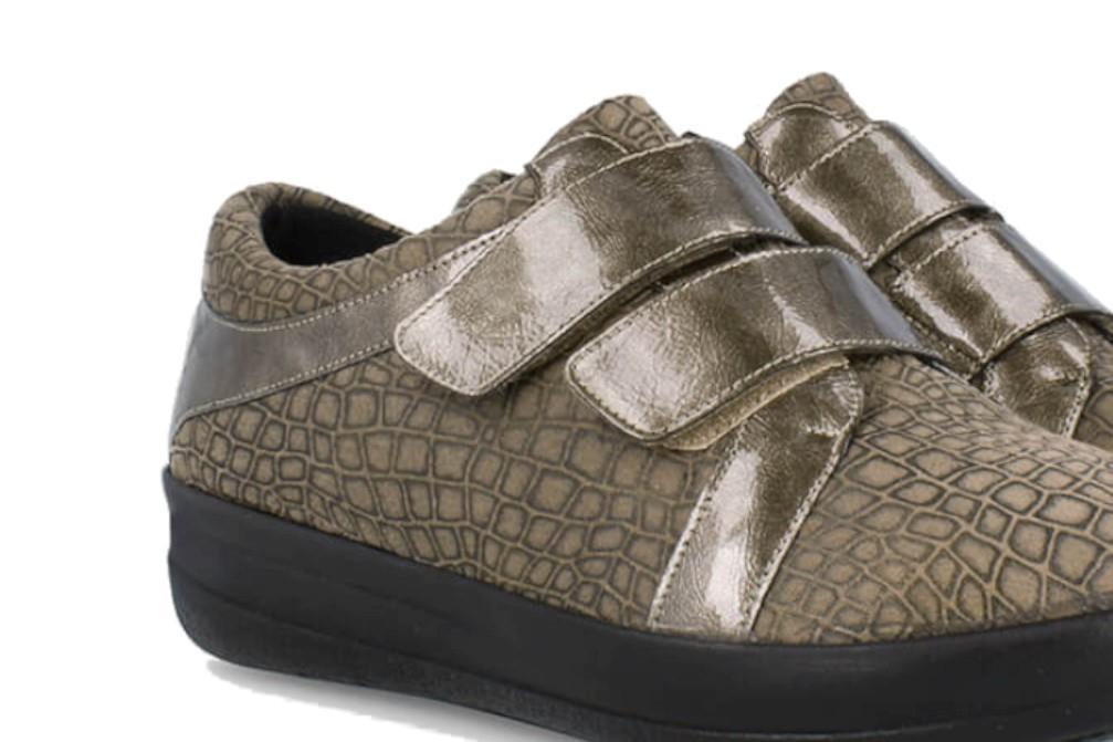 Zapatos Doctor Cutillas 50732 en taupe para mujer