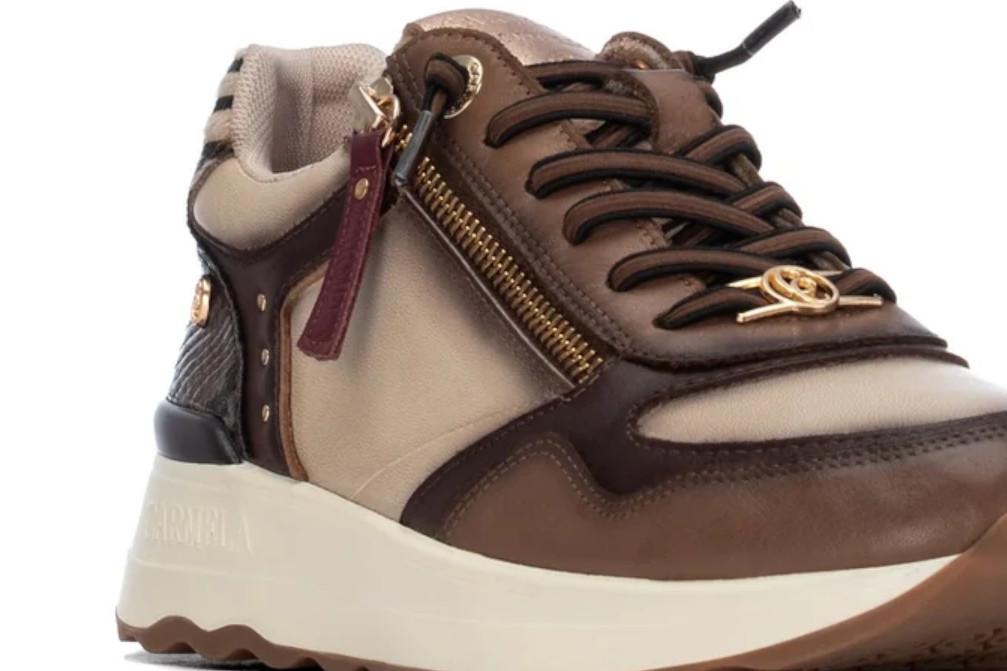 Zapatillas deportivas de Piel Carmela 164221 en marrón para mujer